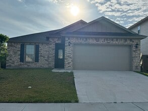 Building Photo - 2658 Westeros St