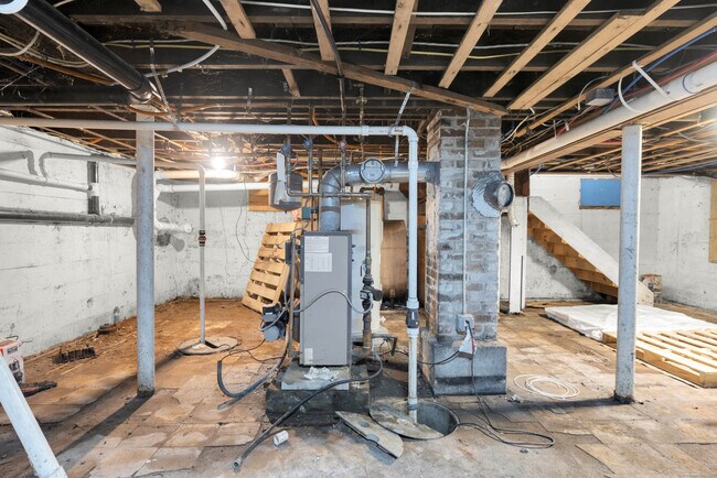 Building Photo - 43 Crescent Ave