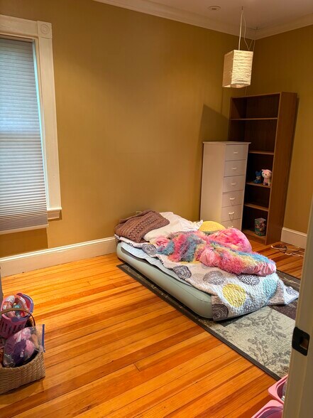 2nd bedroom (office or bedroom- you choose)! - 23 Rowe St