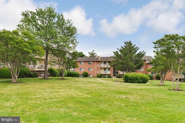 Building Photo - 3747 Donnell Dr