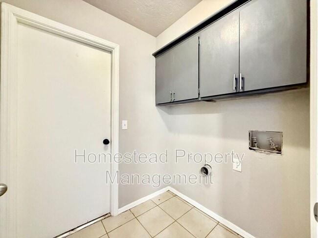 Building Photo - 146 Barrett Pl