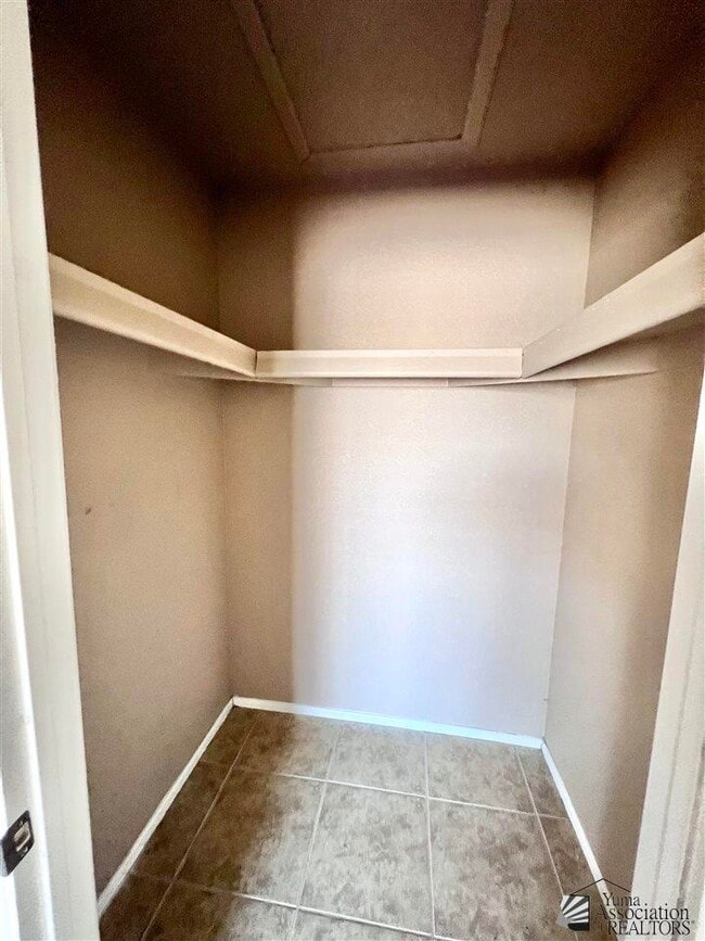 Building Photo - 2078 S 46th Dr