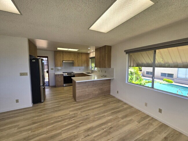 Building Photo - Renovated 2br/1ba Halawa Heights Cottage with Pearl Harbor Views!