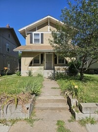 Building Photo - BEAUTIFUL 2-STORY HOME!!!