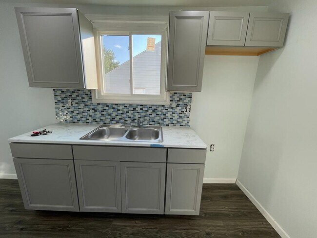 Building Photo - 120 W Owens Ave