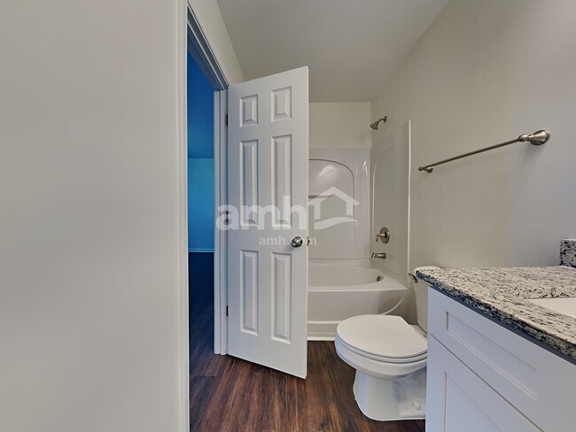 Building Photo - 6 Briarcliff Way
