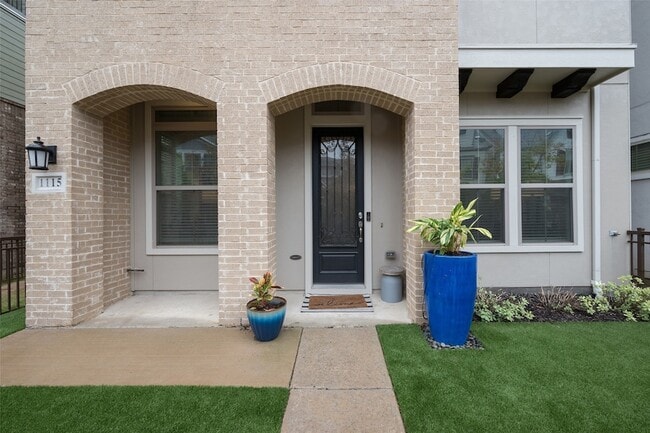 Building Photo - 1115 Manacor Ln