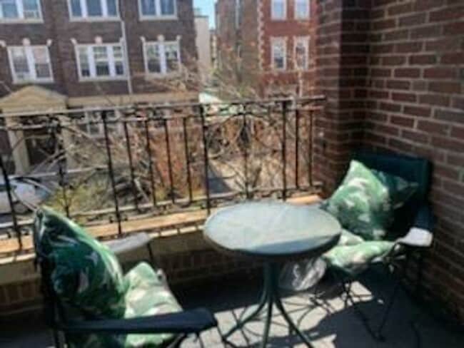 Building Photo - 327 Summit Ave