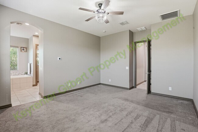 Building Photo - Beautiful 4-bed/3.5-bath Gilbert Home in Gilbert’s Cooley Station!