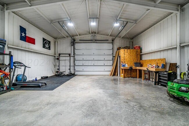 Building Photo - 501 E Cemetery Rd