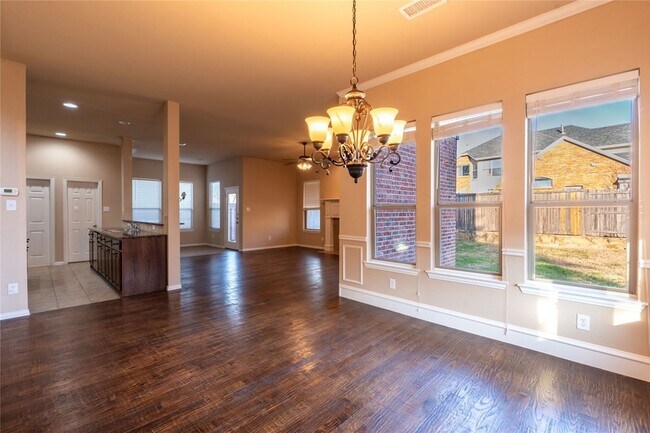 Building Photo - 2505 Vista Oaks Dr