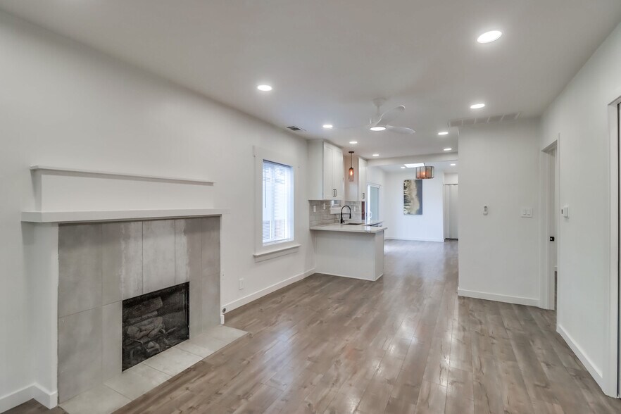 Building Photo - 3080 Island Ave