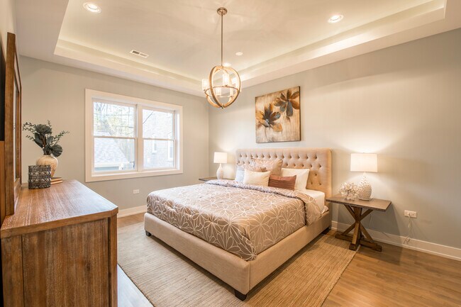 Building Photo - 441 E Oakwood Blvd