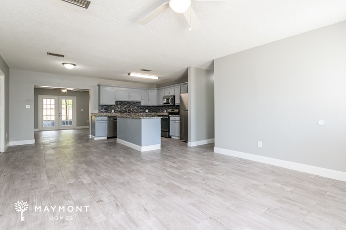 Building Photo - 621 Deauville Ct