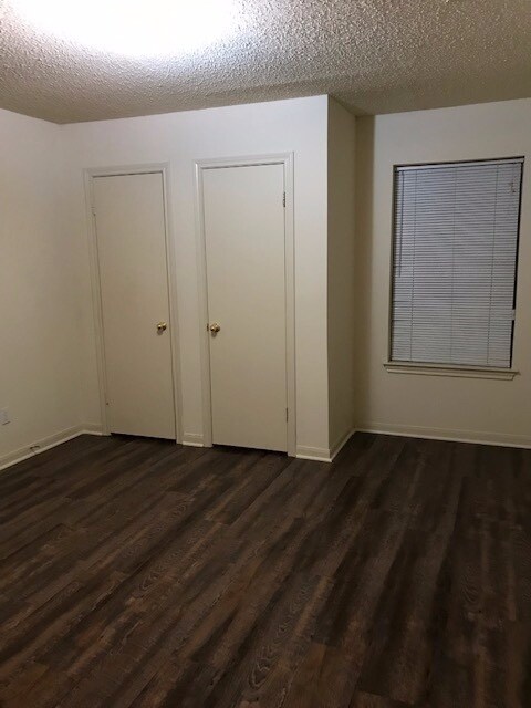 Building Photo - 3/2 in Midway ISD