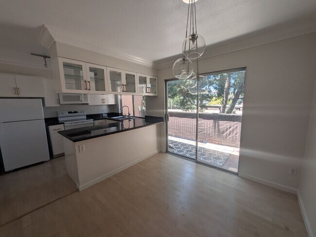 Building Photo - 7930 Mission Center Ct