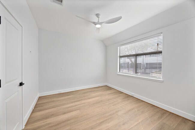 Building Photo - 2315 McIlhenny St