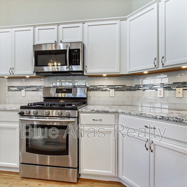 Building Photo - 542 Hickory Ln