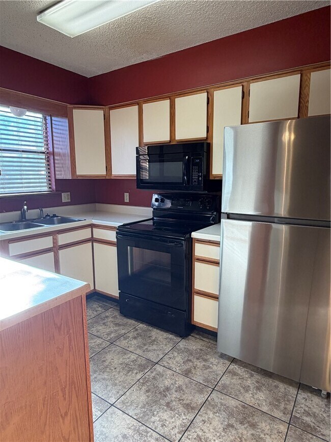 Building Photo - 460 N Garrett St