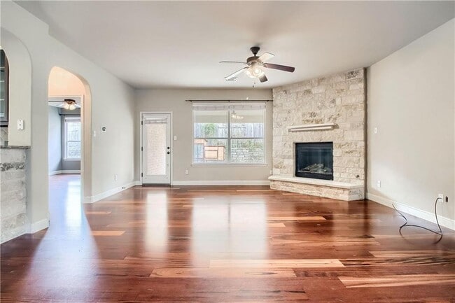 Building Photo - 7913 Menler Dr