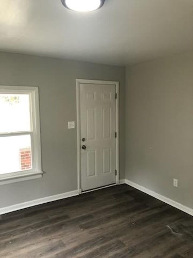 Building Photo - 2 bedroom home on large lot