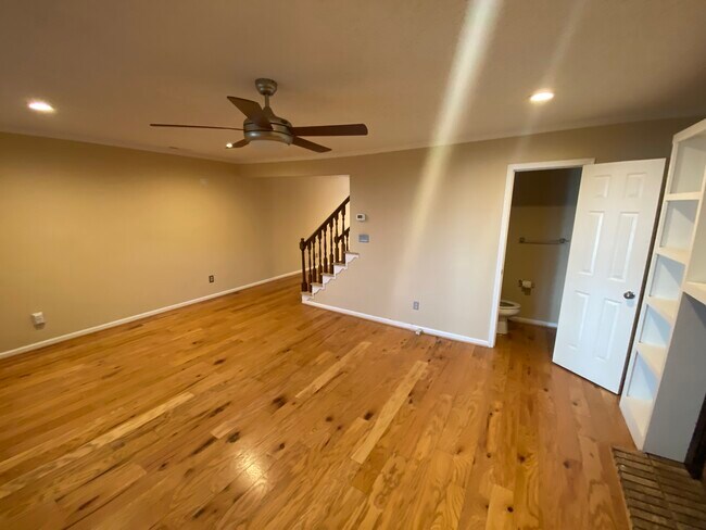 Building Photo - 524 Pine Tops Ct