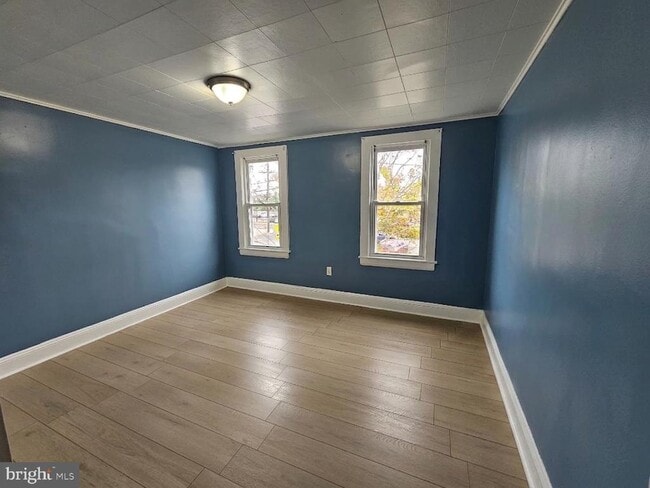 Building Photo - 203 3rd St