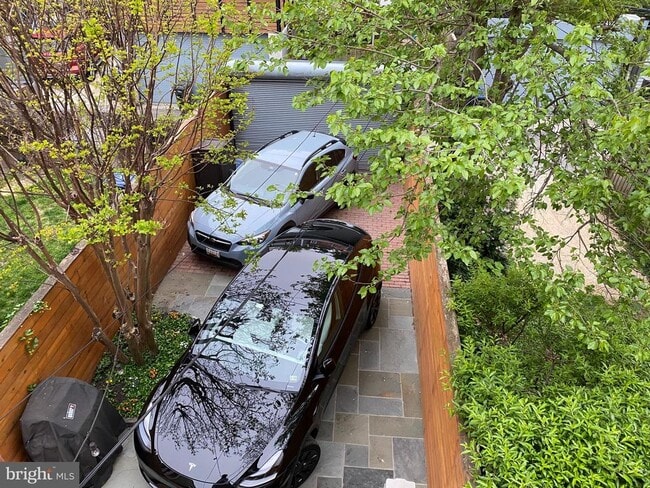 Building Photo - 1450 T St NW