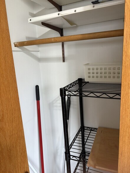 Building Photo - 334 Elm St