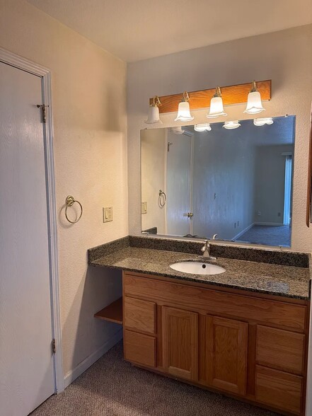 Building Photo - 5327 Hillsdale Blvd