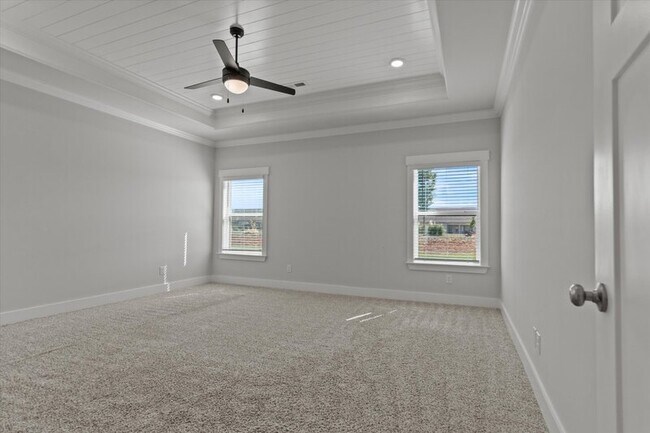 Building Photo - 150 Rugby Dr