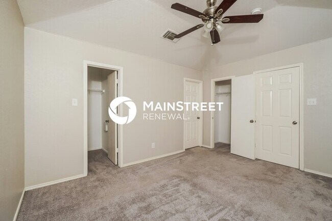 Building Photo - 3 Bedroom Pet-Friendly Home in San Antonio, TX with Main Street Renewal