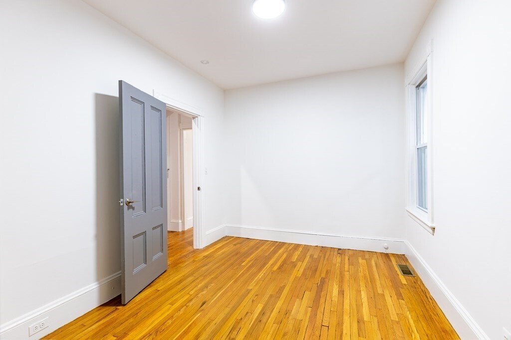 Building Photo - 178 L St