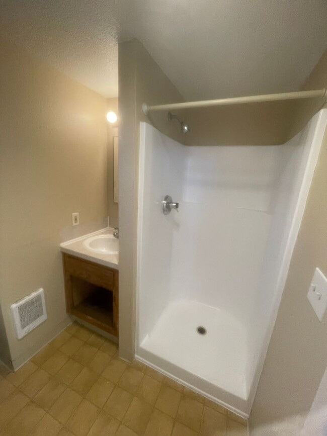 Building Photo - 28thse