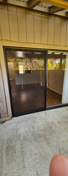 Building Photo - 13055 Lincoln Way