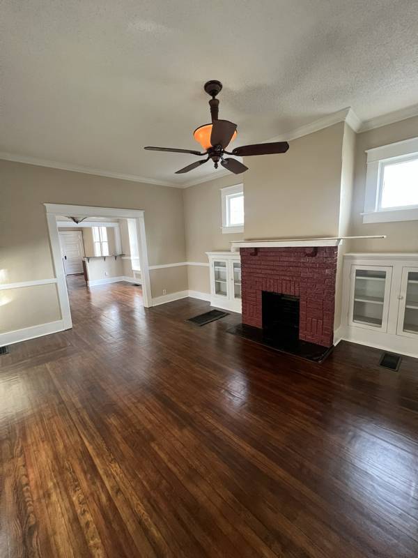 Building Photo - 4311 Center Oak Woods St