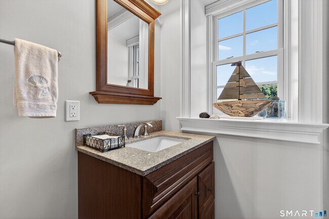 Building Photo - 39 Vineyard Pl