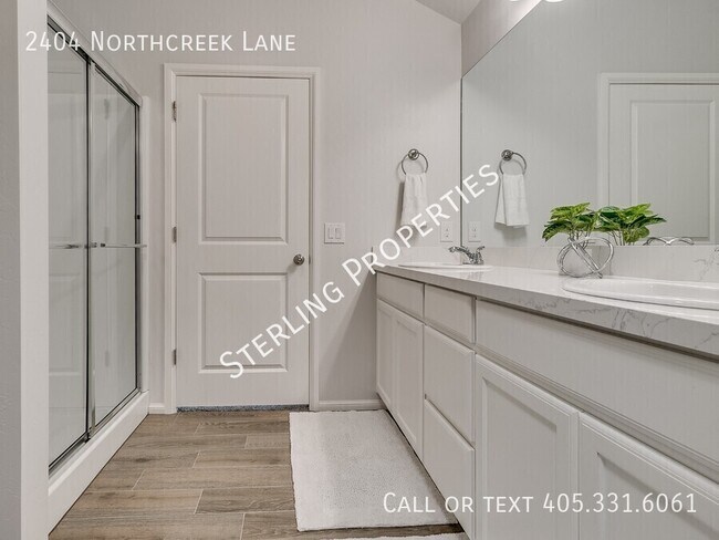 Building Photo - 2404 Northcreek Ln