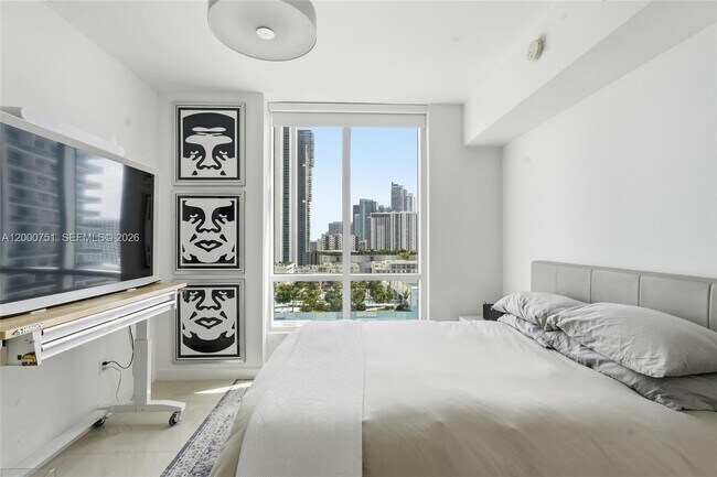 Building Photo - 601 NE 27th St