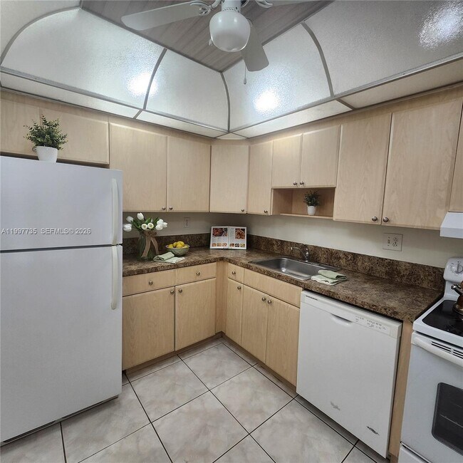 Building Photo - 8415 SW 107th Ave