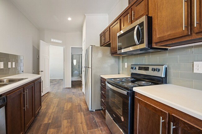 Building Photo - Woodland Park Townhome!