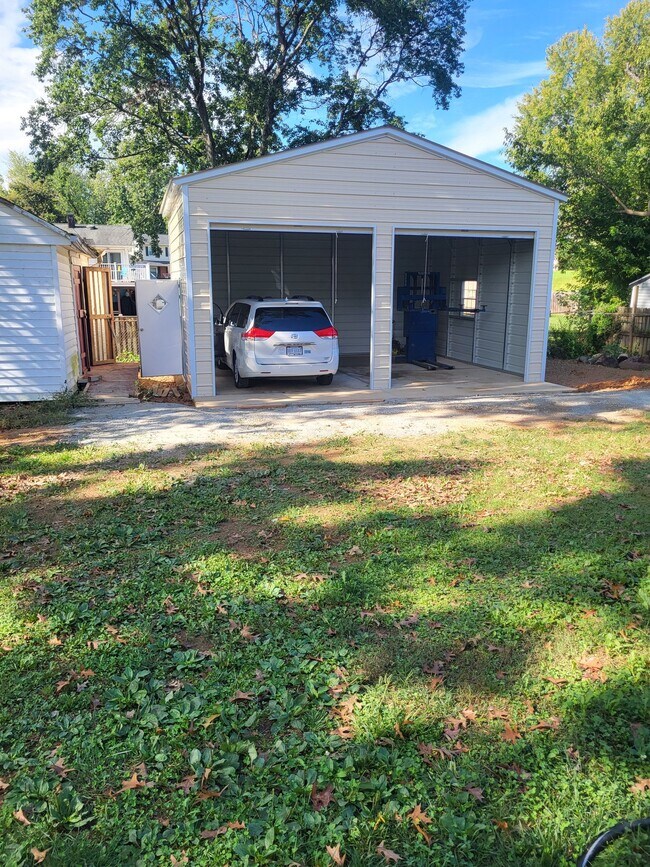Building Photo - 3807 Danbury Ct