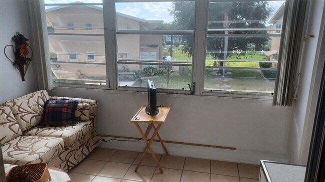 Building Photo - 2191 NE 1st Ct