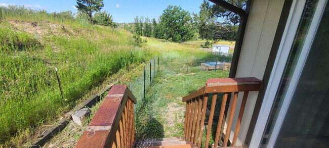 Building Photo - 2 Bed / 1.5 Bath Townhome with Garage, Located near Downtown Elizabeth!