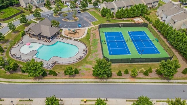 Building Photo - 4940 Breezewood Cir