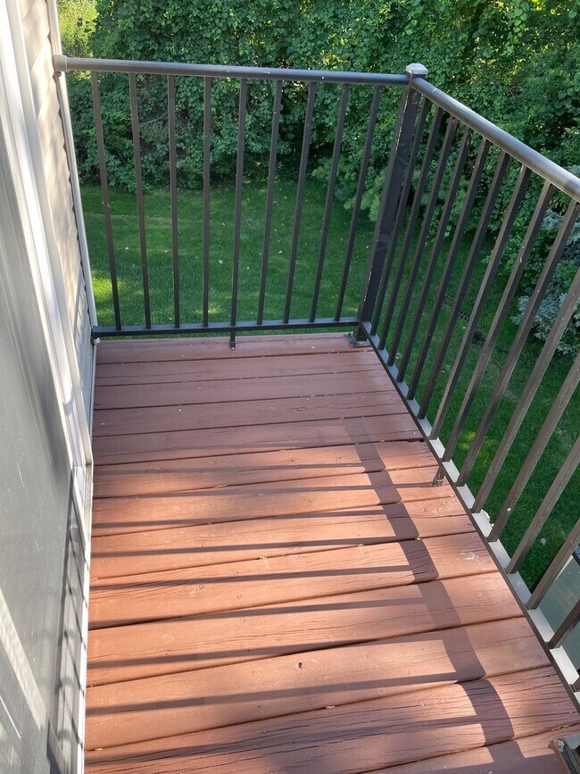 Building Photo - Beautiful 2 bed 2 bath upper Utica 1710 sq...