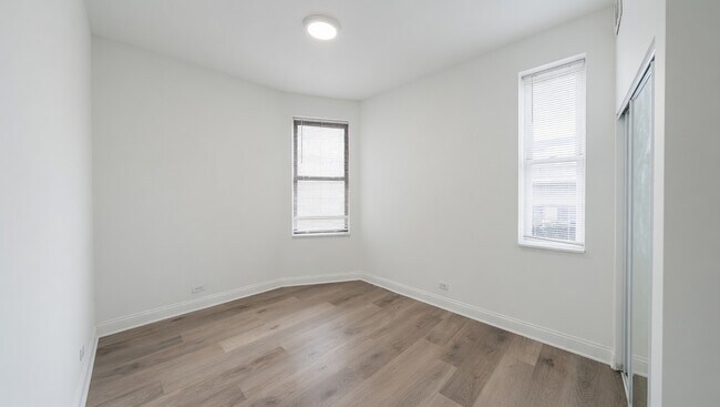 Building Photo - 4832 N Winthrop Ave