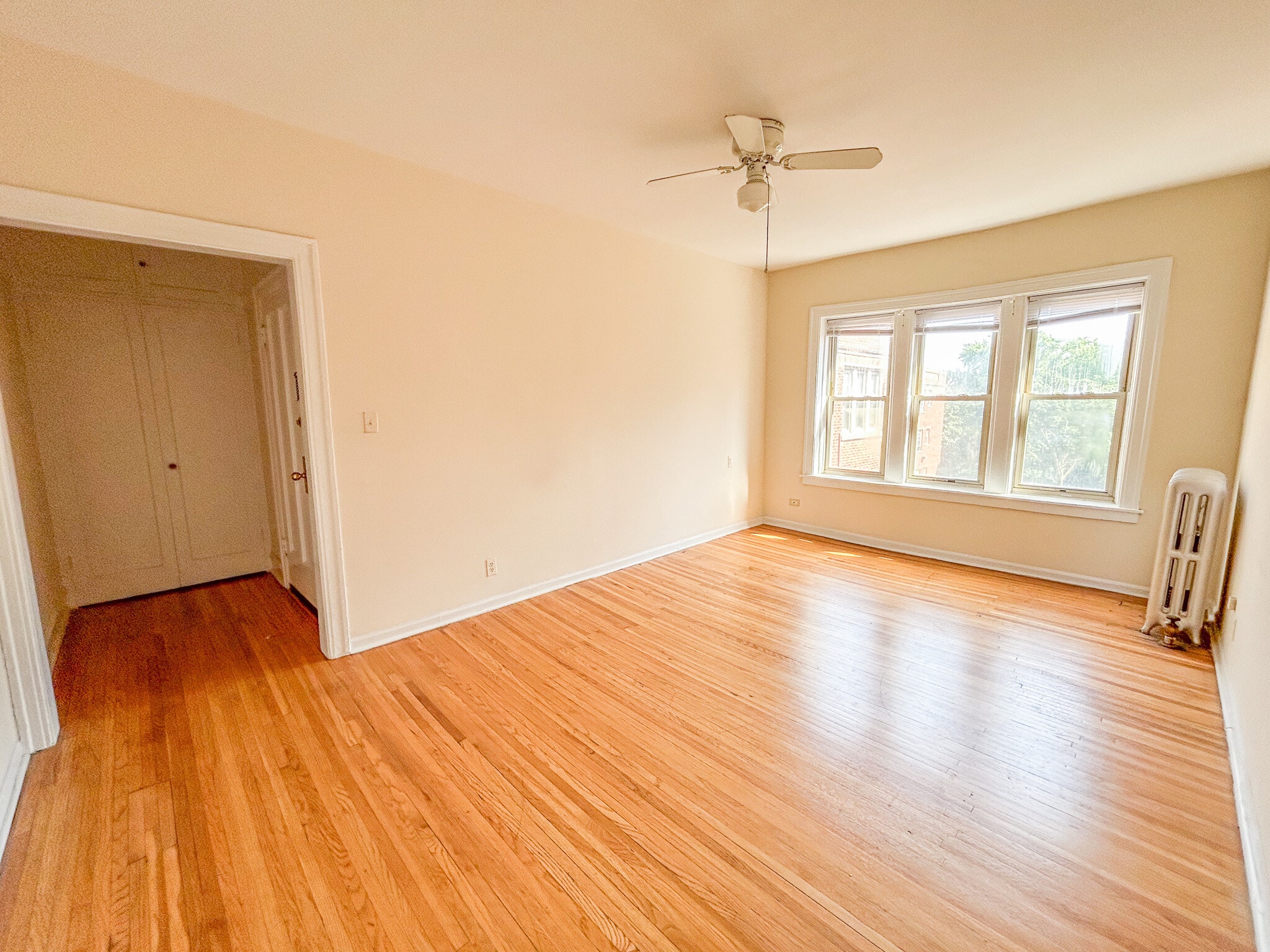 Building Photo - 1324 W Estes Ave