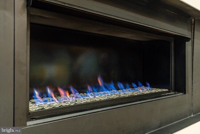 Building Photo - 608 N 3rd St