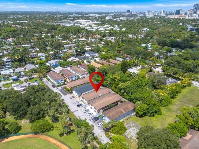 Building Photo - 632 SW 16th Ave